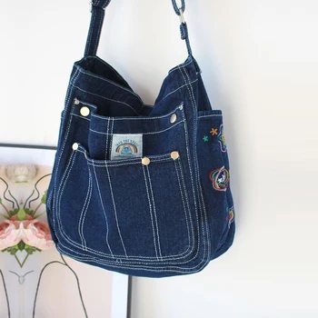 Универсални чанти за жени Луксозна дизайнерска чанта и портмонета 2023 Ново в платно писмо бродерия високо качество прашка чанта Y2K