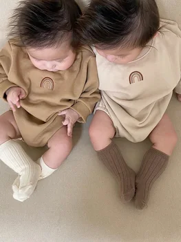 2022 Зимни нови детски дрехи корейски същия стил бебе гащеризон мрежа червено бебе гащеризон бродерия чанта пръдня гащеризони