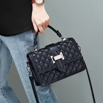 2022 Горещи продажби стилен решетка дама рамо чанта черно бяло телешка кожа чанта за жени естествена кожа пратеник чанти
