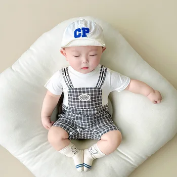 Летни корейски инс 2024 Бебета момчета гащеризон къс ръкав решетка мода кръг врата новородени момчета гащеризон случайни бебе момче боди
