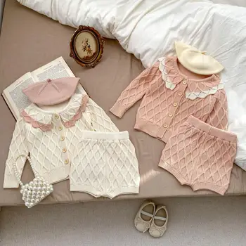 2024 Пролет деца диамант карирана пуловер костюм момче момиче бебе плетена жилетка твърдо палто + плетени шорти 2ps бебе памук трикотаж