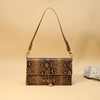 Чанти за подмишници за жени Луксозна дизайнерска чанта и чанта 2023 Нов PU в материал релефен крокодил и змия печат реколта чанта